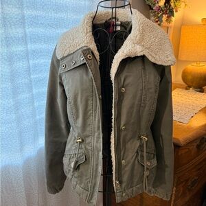 DIVIDED Women’s Green Bomber Style Jacket w/Fleece lining Size 4